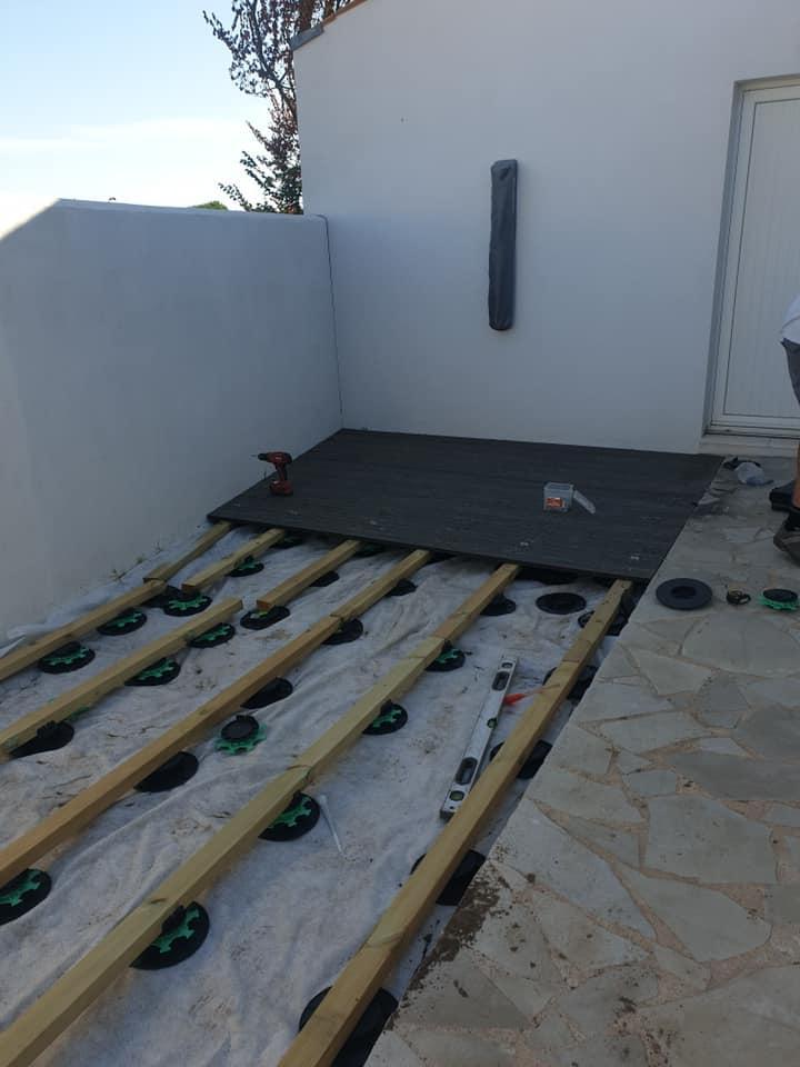 Surfaces extérieures en bois et polymères Saint-Pierre-d'Oléron