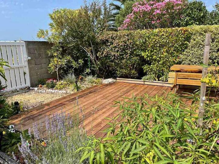 Surfaces extérieures en bois et polymères Saint-Pierre-d'Oléron